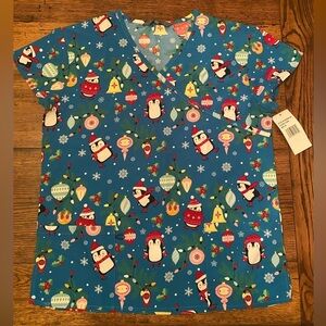 NWT Serene Uniforms Christmas Scrub Top Size Small Penguins and Ornaments